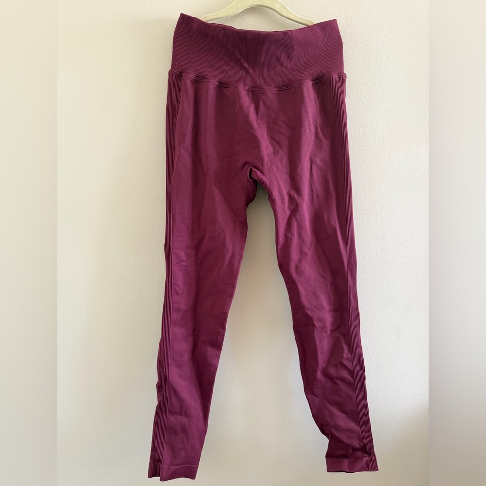 HALARA Seamless High-Waist Leggings in Burgundy